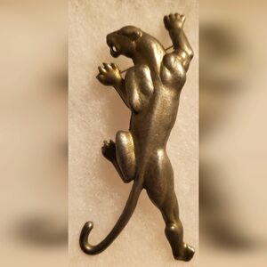 Panther brooch pin